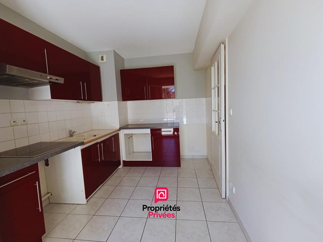 BESANCON BESANCON Quartier Montrapon - Appartement T 3 de 77 m2 environ, fonctionnel avec terrasse, cave et place stationnement couverte 4