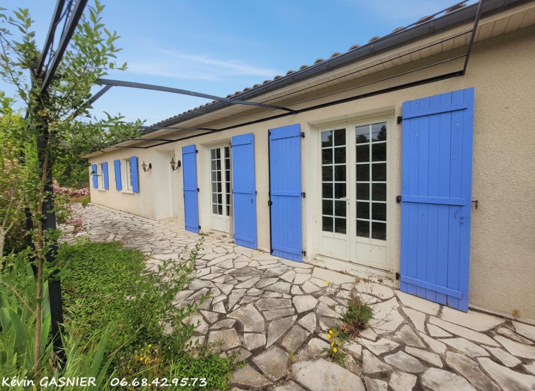 ROULLET-SAINT-ESTEPHE ROULLET SAINT ESTEPHE (16440) : Maison de plain pied de 93m2 avec garage 9