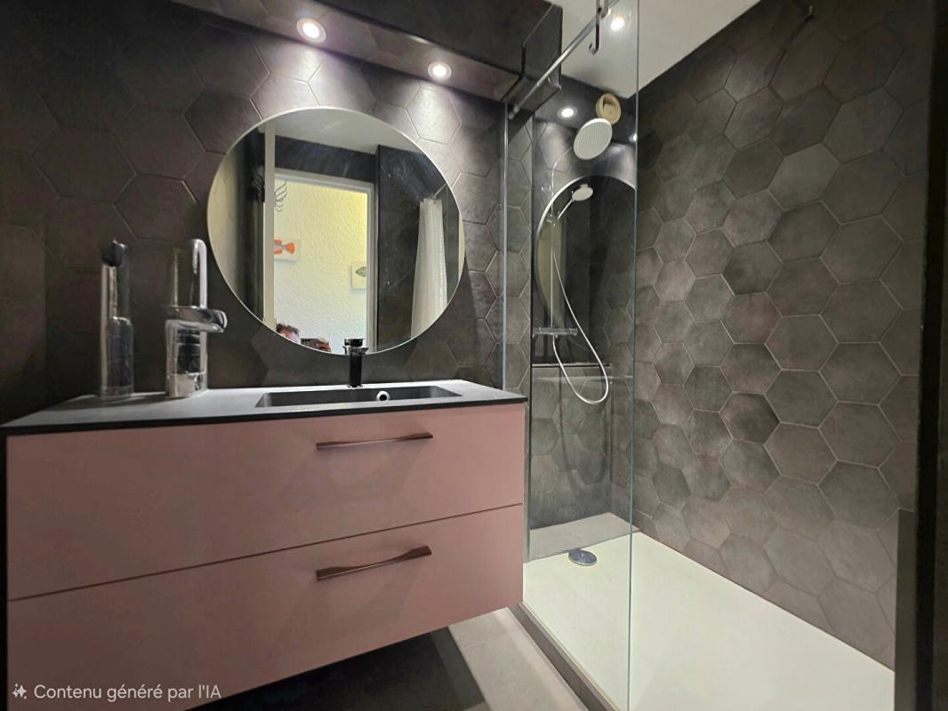 BORMES-LES-MIMOSAS Appartement  3 pièce(s) 51 m2 avec terrasse proche mer 7