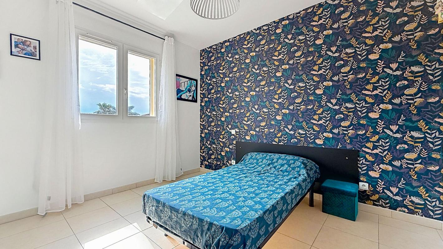 LATOUR-BAS-ELNE Maison 3 faces récente avec piscine, spa et garage 11