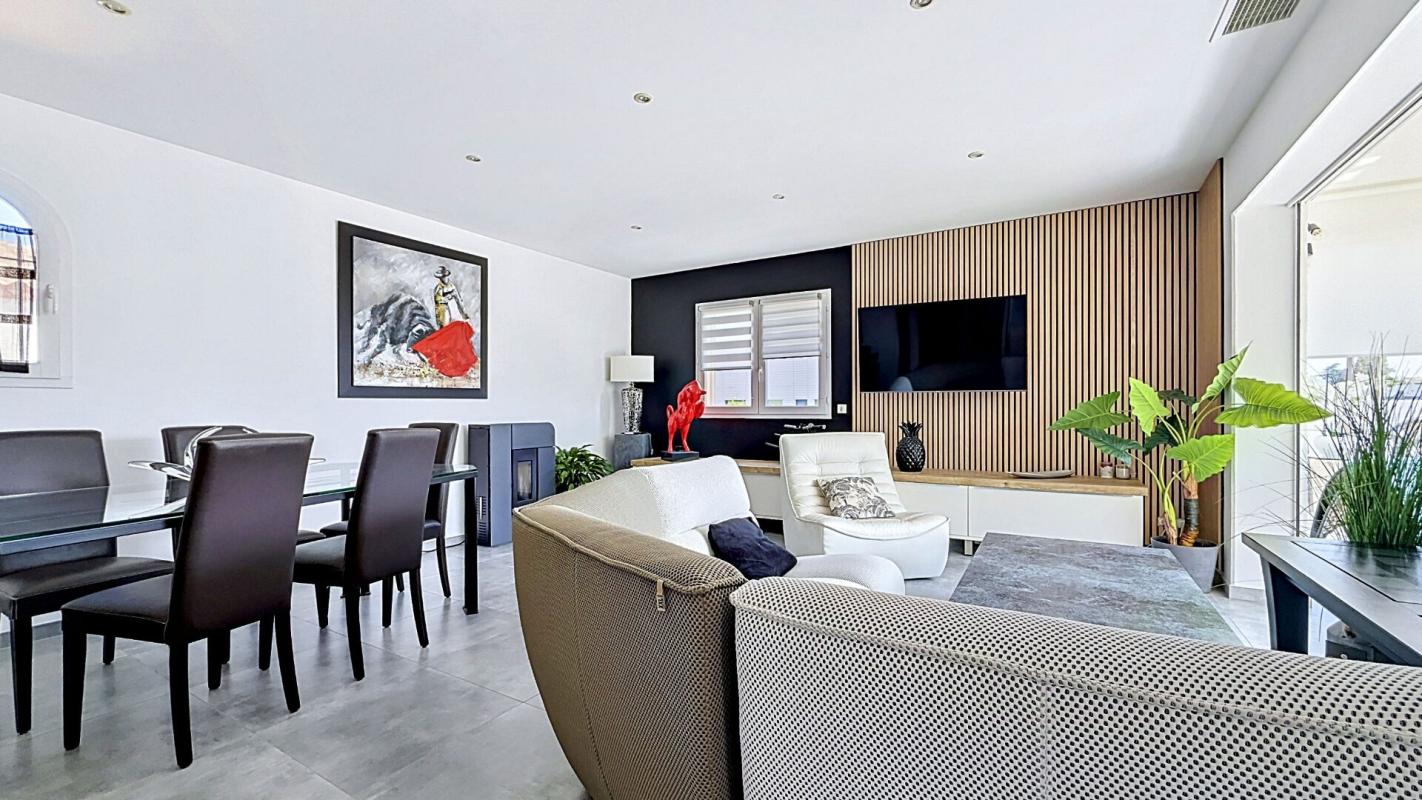 LATOUR-BAS-ELNE Maison 3 faces récente avec piscine, spa et garage 6