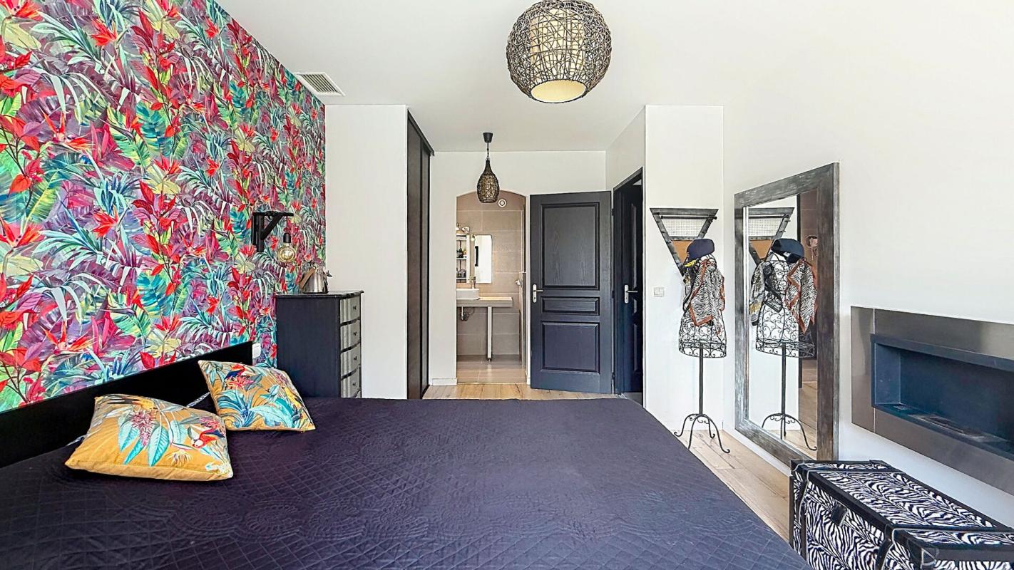 LATOUR-BAS-ELNE Maison 3 faces récente avec piscine, spa et garage 9