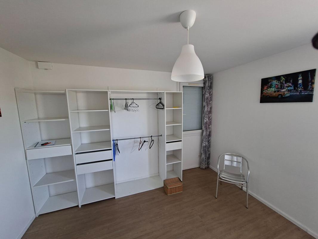 GRAND-COURONNE Appartement Grand Couronne 2 pièce(s) 53 m2 avec local commercial 5