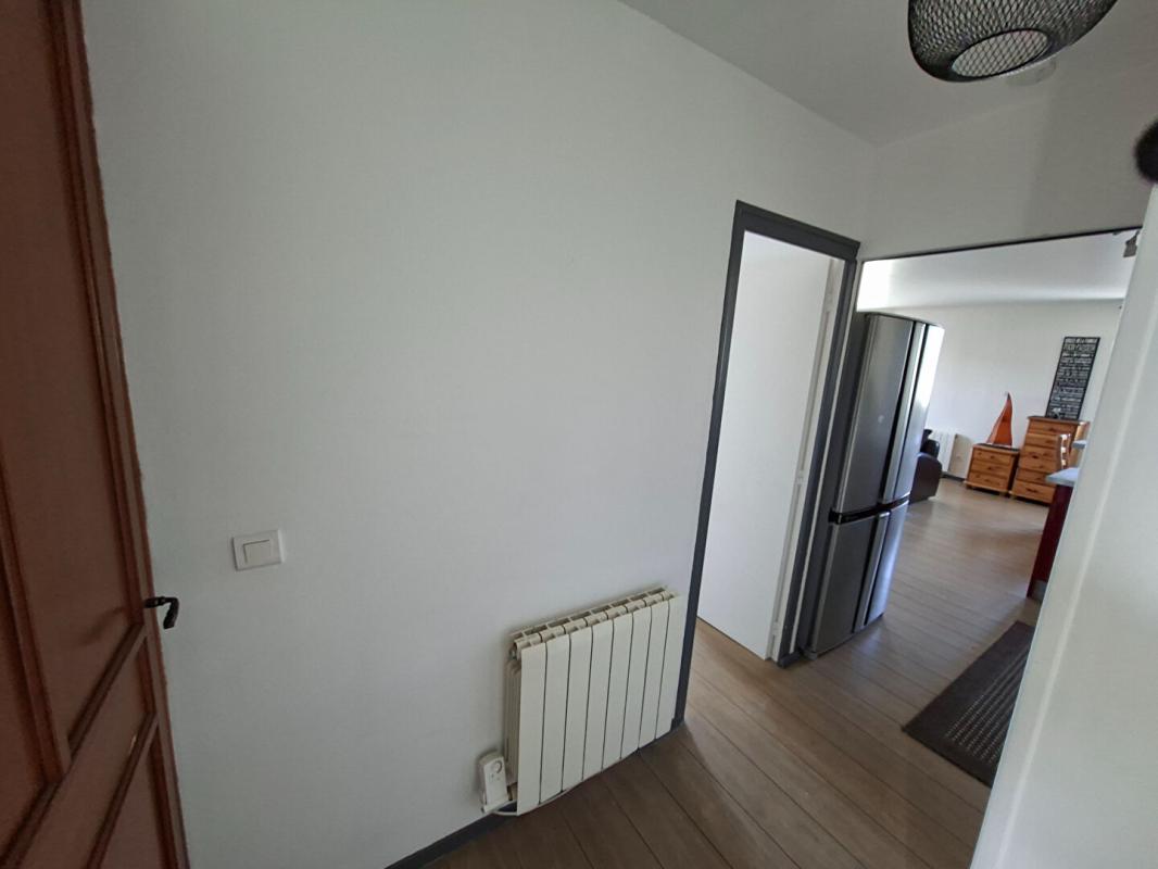 GRAND-COURONNE Appartement Grand Couronne 2 pièce(s) 53 m2 avec local commercial 6