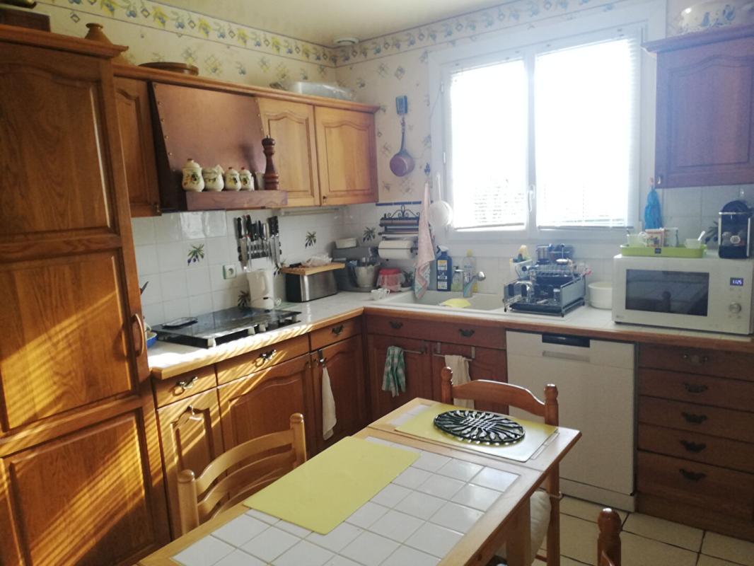 LA CELLE-LES-BORDES Maison La Celle Les Bordes 7 pièces 147 m2 10