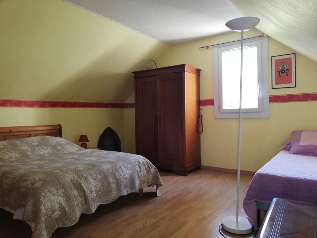 LA CELLE-LES-BORDES Maison La Celle Les Bordes 7 pièces 147 m2 13