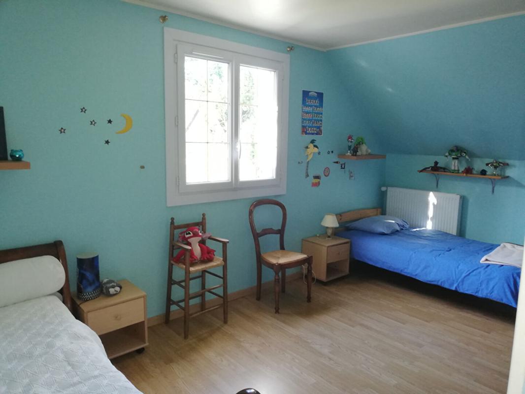 LA CELLE-LES-BORDES Maison La Celle Les Bordes 7 pièces 147 m2 16