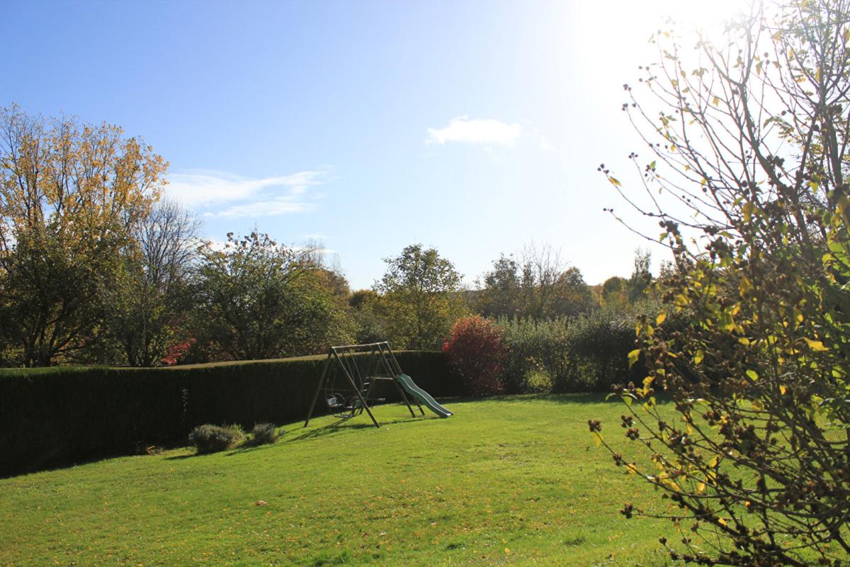 LA CELLE-LES-BORDES Maison La Celle Les Bordes 7 pièces 147 m2 5