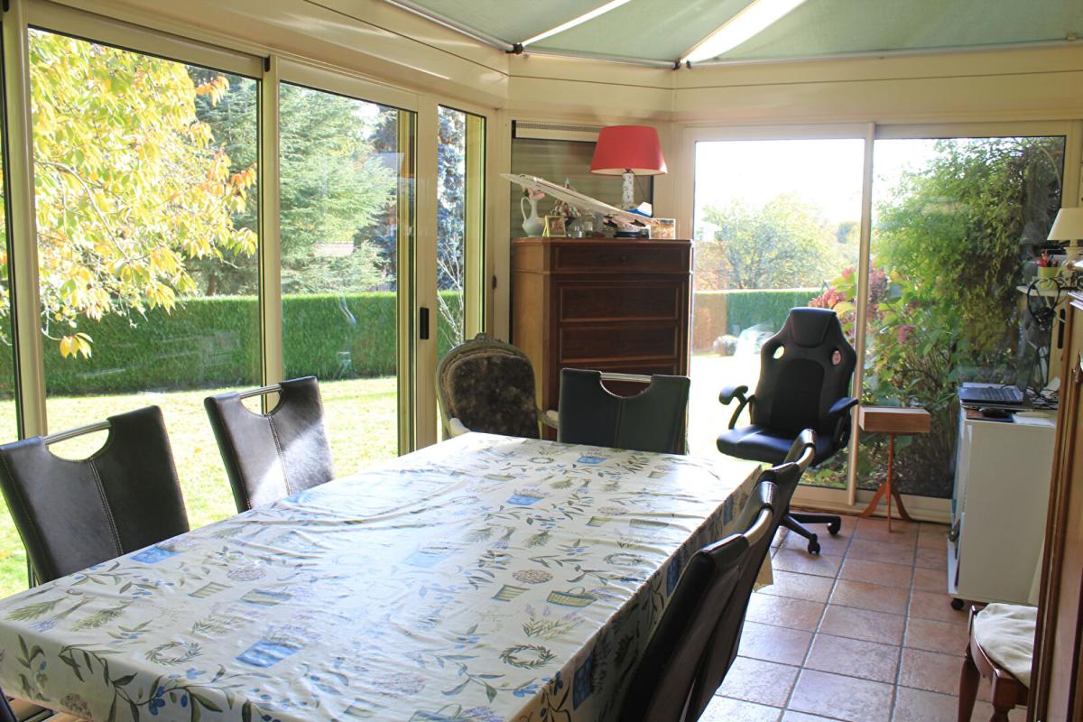 LA CELLE-LES-BORDES Maison La Celle Les Bordes 7 pièces 147 m2 8