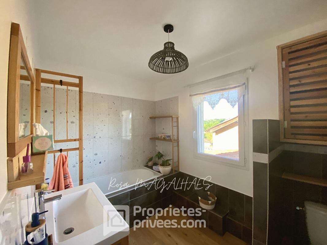SAMADET Belle maison familiale avec vaste jardin 9