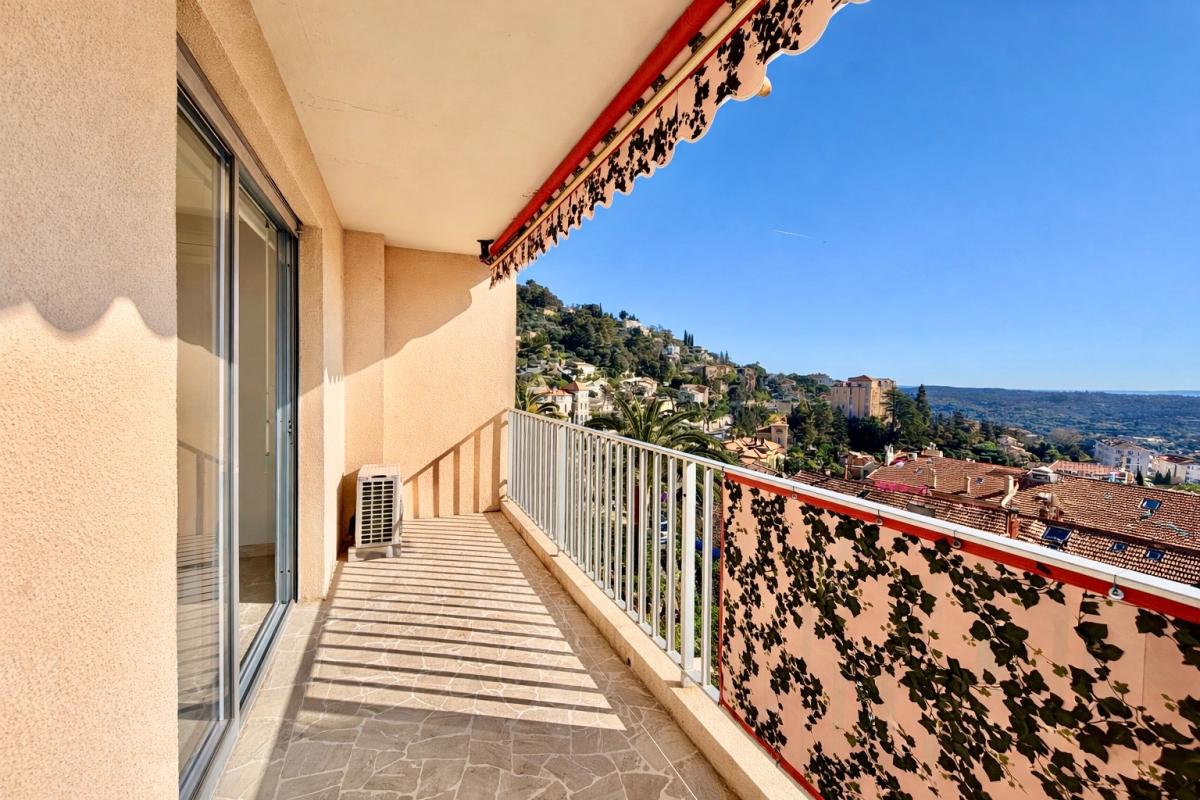 GRASSE Appartement traversant Grasse 2 pièces 60 m2 terrasse vue panoramique et mer, parking et cave 5