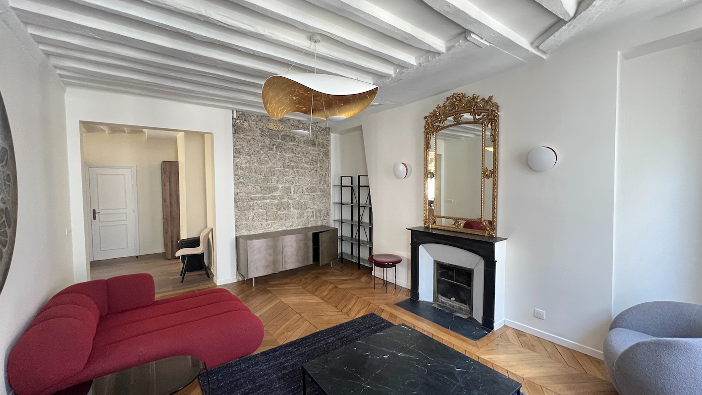 PARIS-7E-ARRONDISSEMENT Rue de Verneuil - Superbe appartement de réception entièrement rénové, 2 suites 1