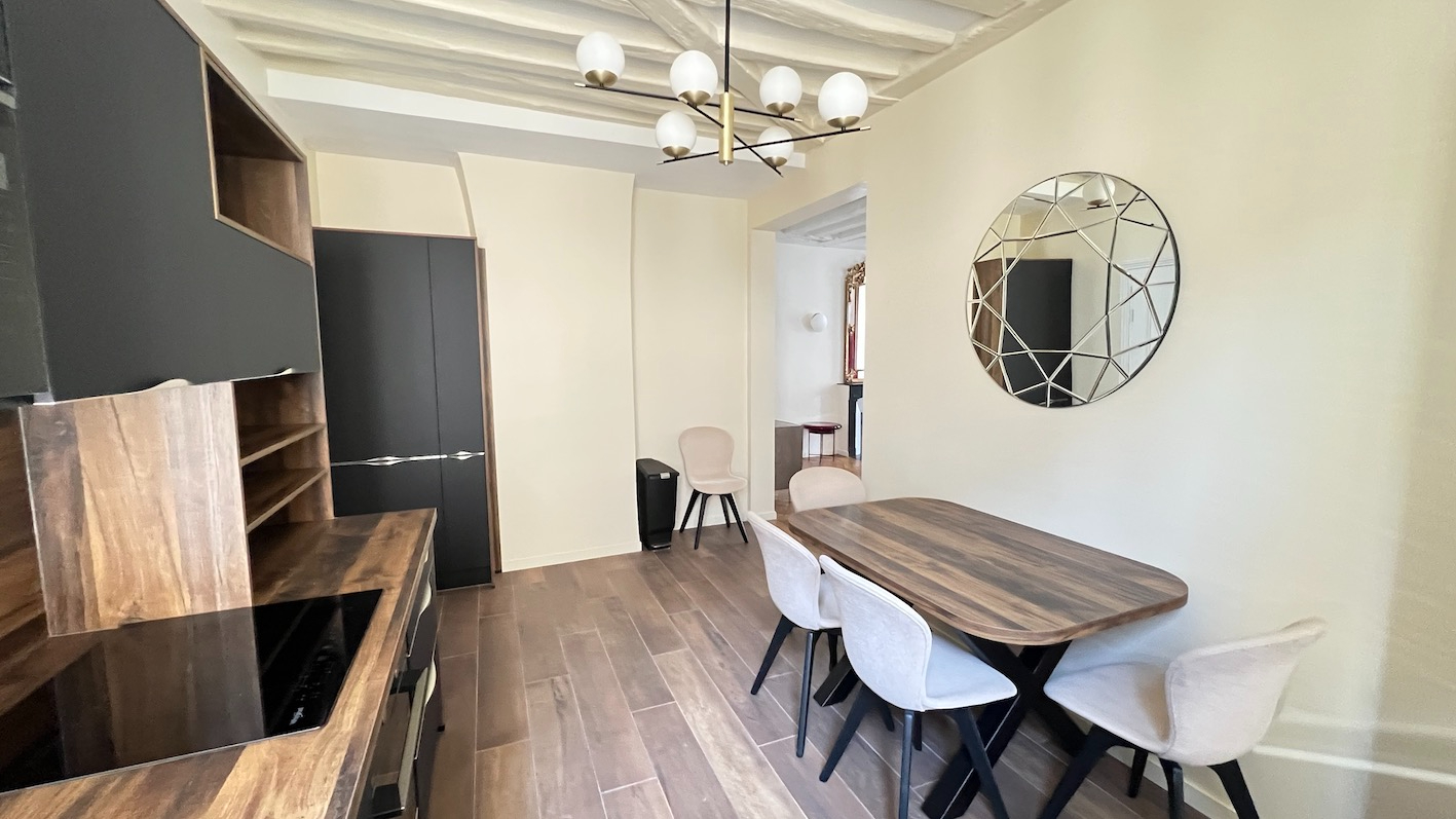 PARIS-7E-ARRONDISSEMENT Rue de Verneuil - Superbe appartement de réception entièrement rénové, 2 suites 13