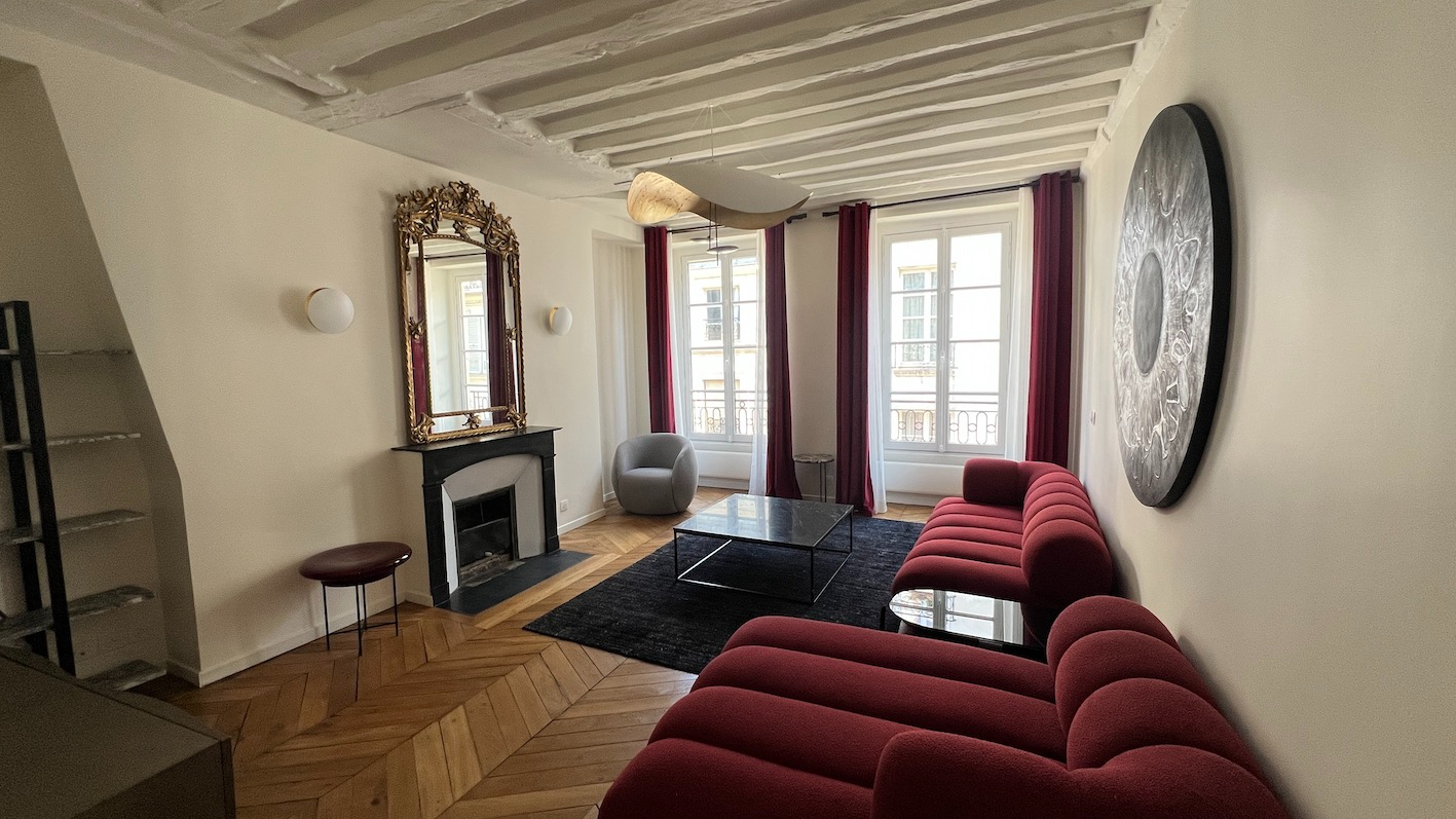 PARIS-7E-ARRONDISSEMENT Rue de Verneuil - Superbe appartement de réception entièrement rénové, 2 suites 2