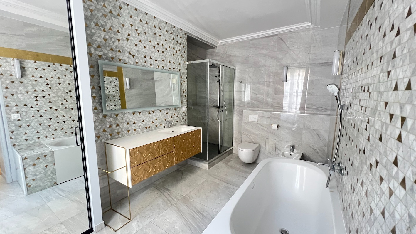 PARIS-7E-ARRONDISSEMENT Rue de Verneuil - Superbe appartement de réception entièrement rénové, 2 suites 9