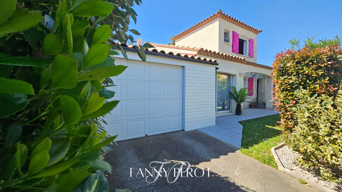 SAINT-CYPRIEN A Saint-Cyprien, maison 4 faces de 120m² sur une parcelle de 838m² avec piscine 4