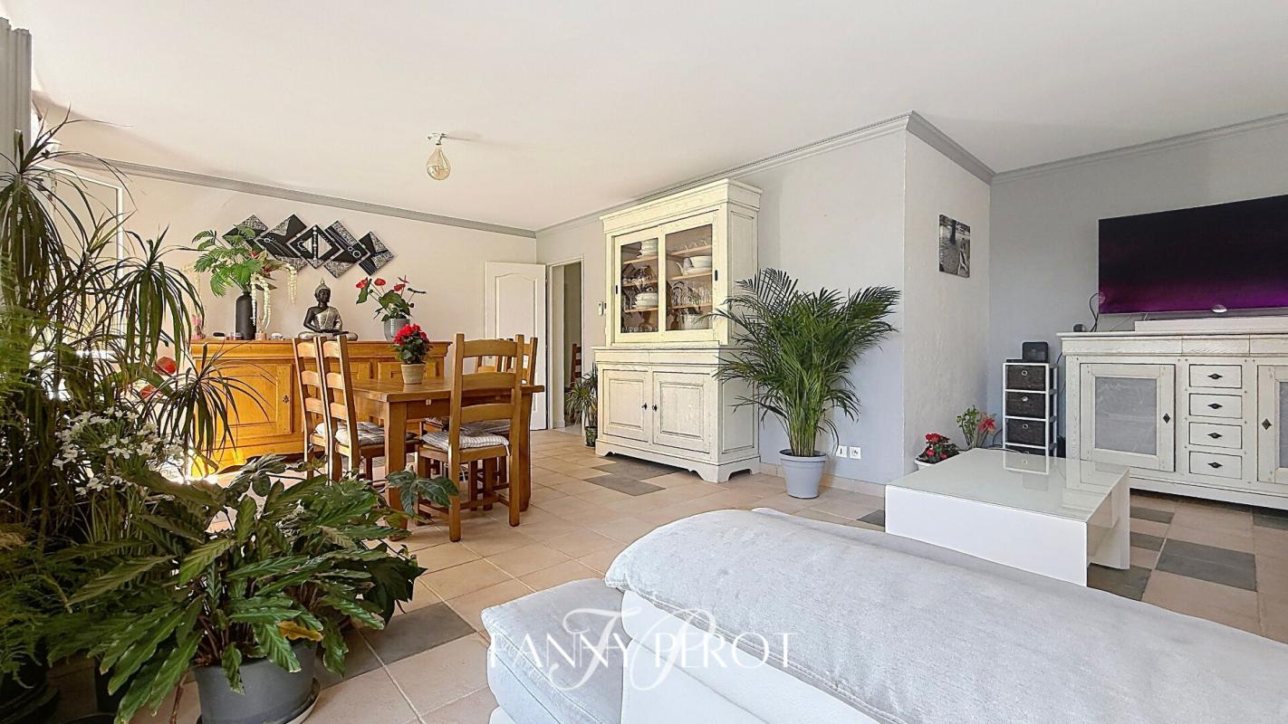 SAINT-CYPRIEN A Saint-Cyprien, maison 4 faces de 120m² sur une parcelle de 838m² avec piscine 6