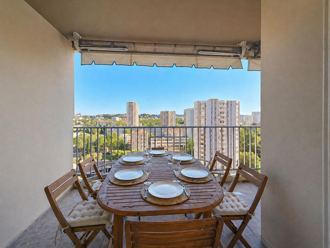 TOULON Toulon - T4 familial de 116 m² avec terrasse de 20 m², pkg , cave et gardien 1