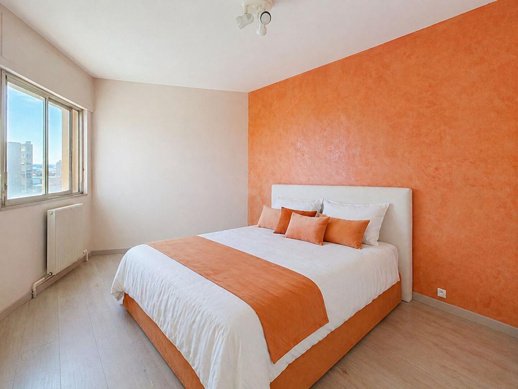 TOULON Toulon - T4 familial de 116 m² avec terrasse de 20 m², pkg , cave et gardien 11