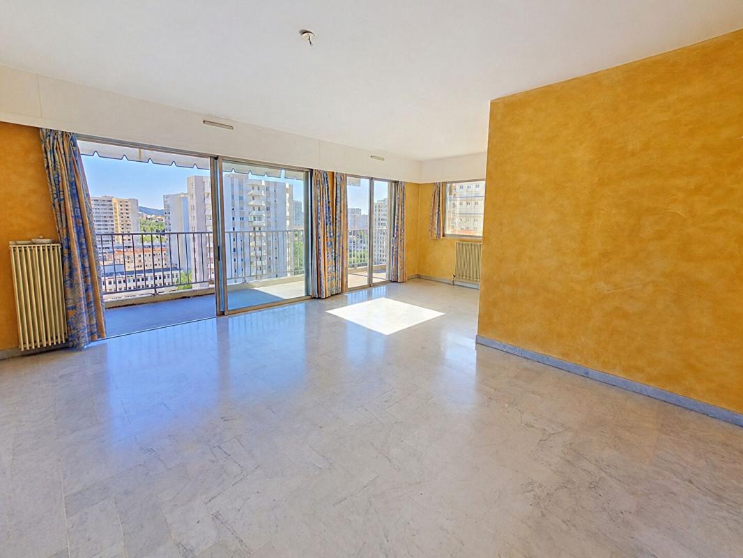 TOULON Toulon - T4 familial de 116 m² avec terrasse de 20 m², pkg , cave et gardien 3