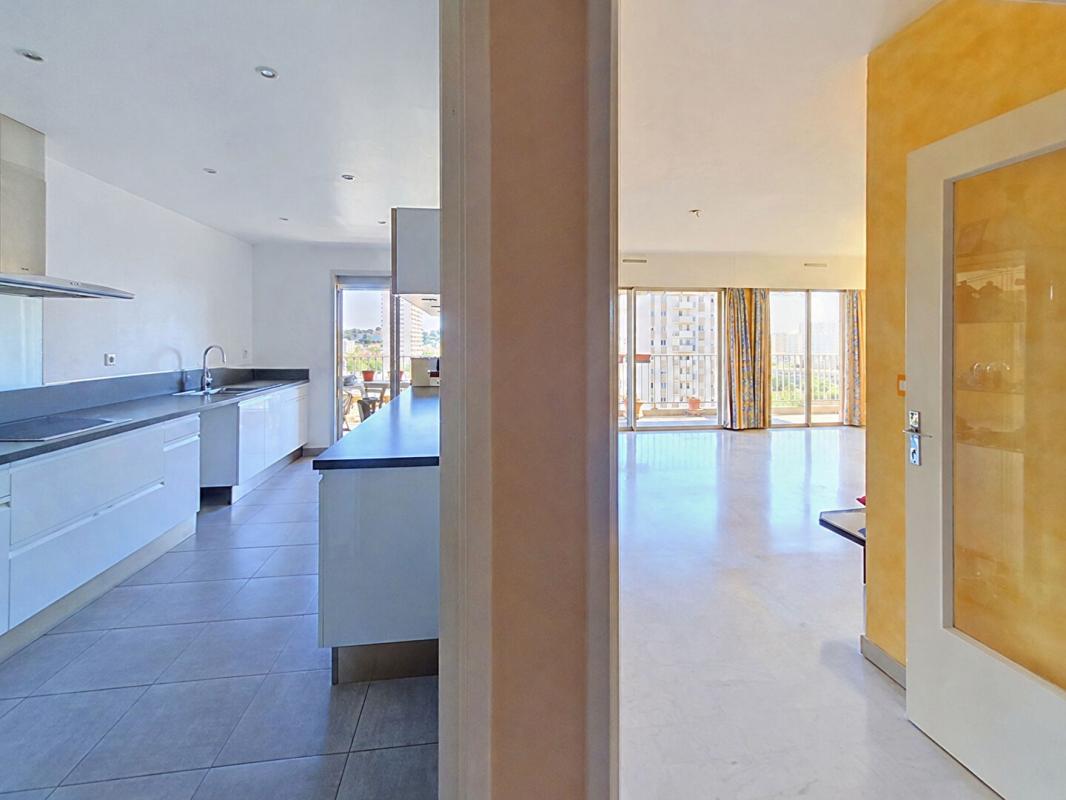 TOULON Toulon - T4 familial de 116 m² avec terrasse de 20 m², pkg , cave et gardien 5