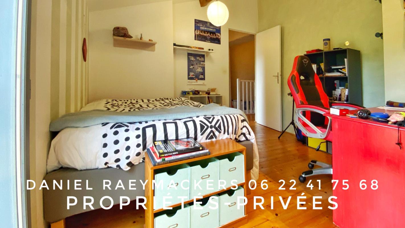 BLESIGNAC Maison de caractère en pierre Blesignac 4 pièce(s) avec grange et jardin au calme 5