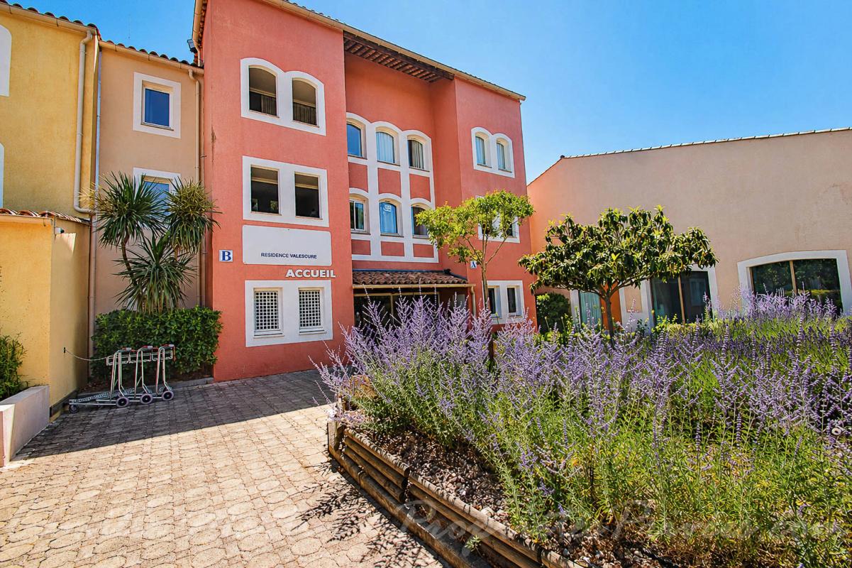 SAINT-RAPHAEL Appartement Saint Raphael 1 pièce(s) 25.10 m2 + parking 11