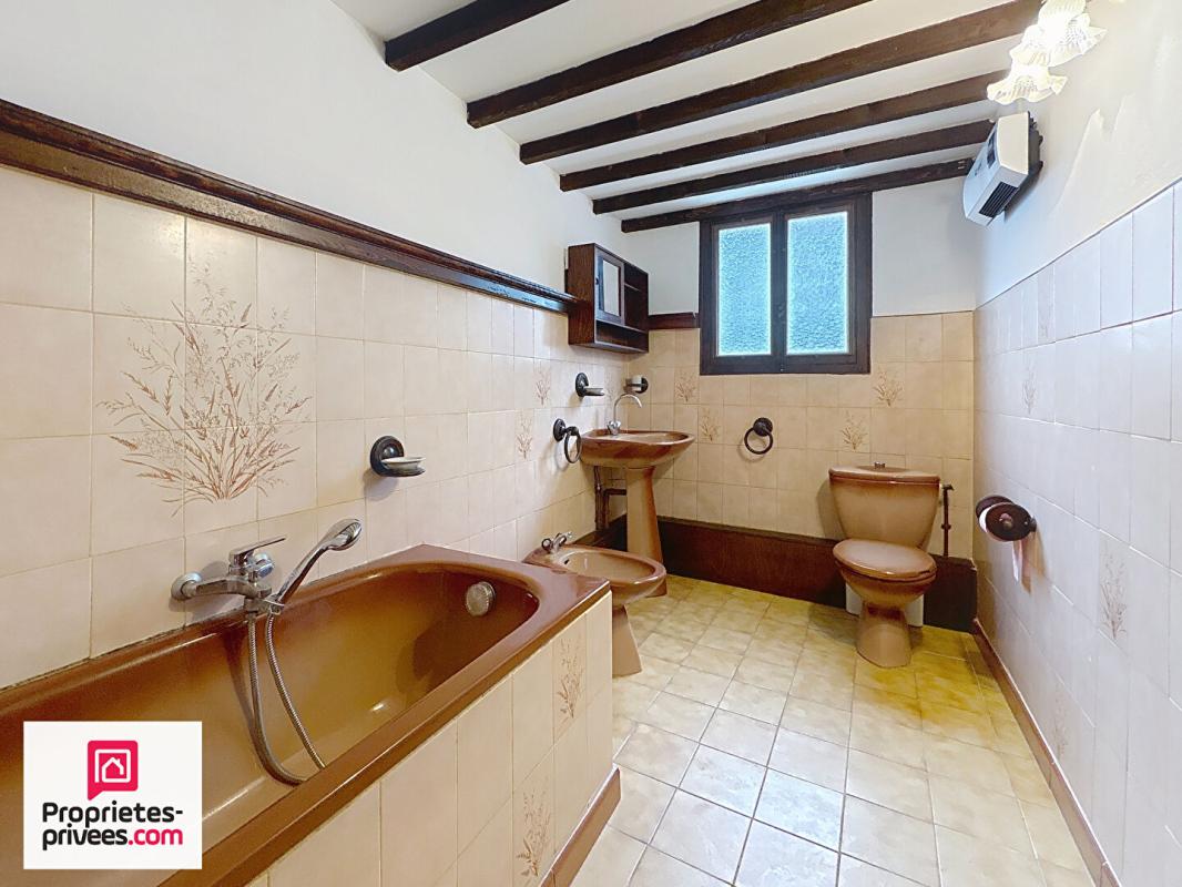 RIANS RIANS  Maison de Village T4 108 m² avec Terrasses et cave 13