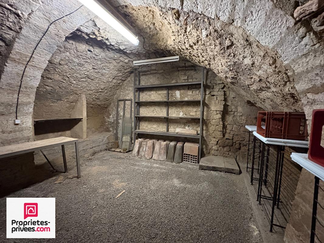 RIANS RIANS  Maison de Village T4 108 m² avec Terrasses et cave 17