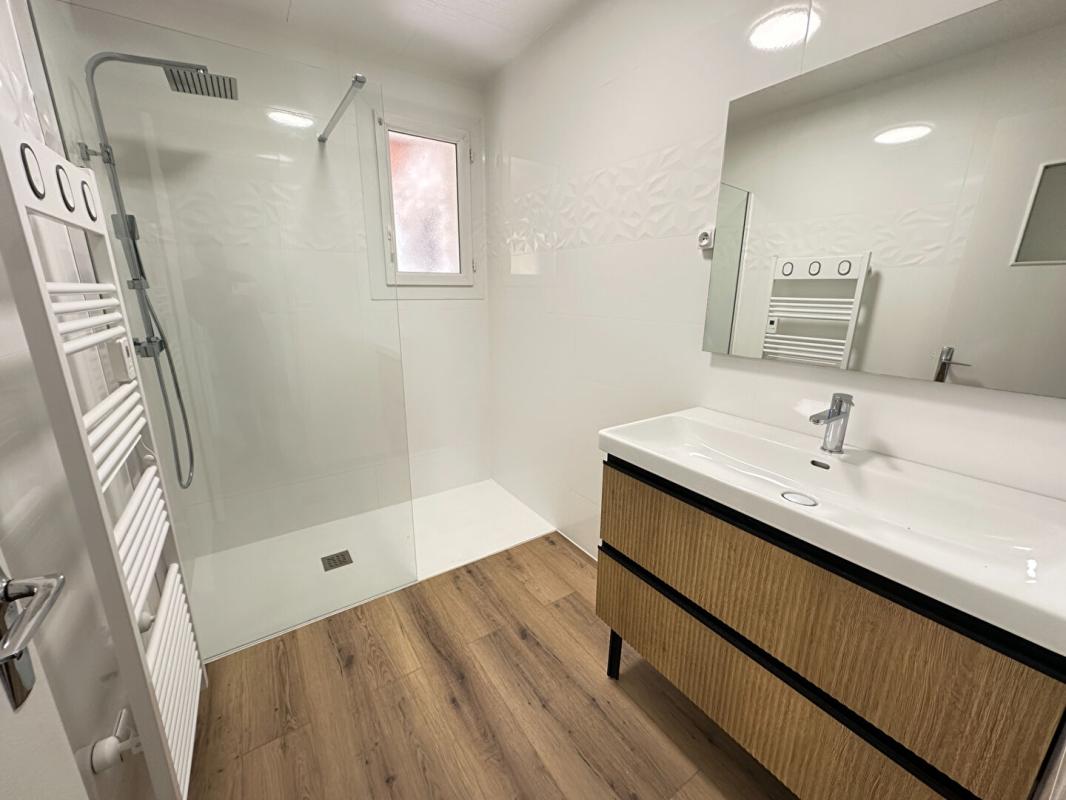 SAINT-VICTORET Maison T5 a louer a St Victoret avec un grand jardin 11