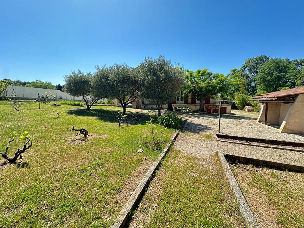 SAINT-VICTORET Maison T5 a louer a St Victoret avec un grand jardin 15