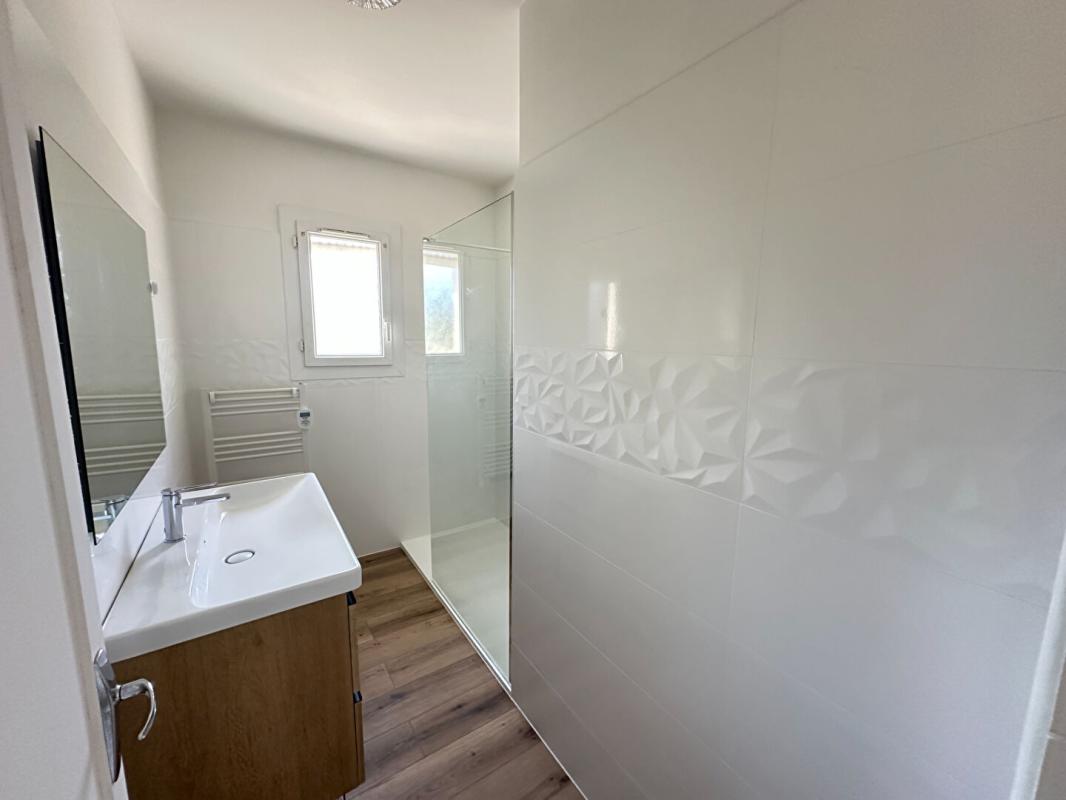 SAINT-VICTORET Maison T5 a louer a St Victoret avec un grand jardin 7