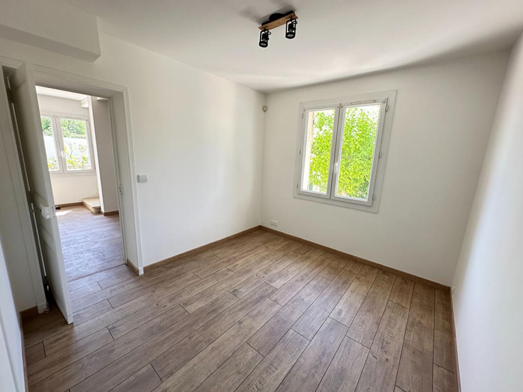 SAINT-VICTORET Maison T5 a louer a St Victoret avec un grand jardin 9