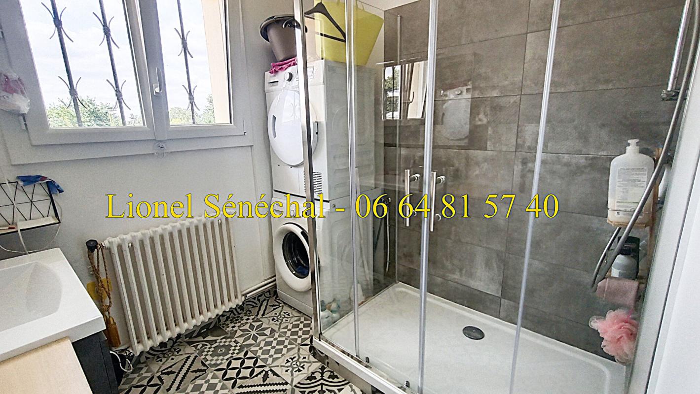 BEAUMONT-SUR-SARTHE Maison entièrement de plain - pied rénovée, lumineuse et peu énergivore de 7 pièces de 90 m2 habitables 6