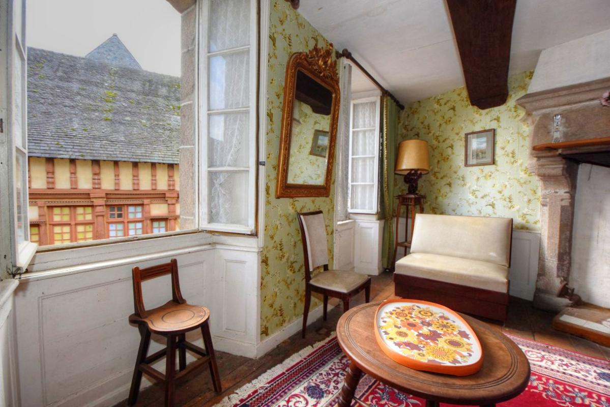 TREGUIER Immeuble d'habitation  et commerce de 177 m2 en centre ville 4