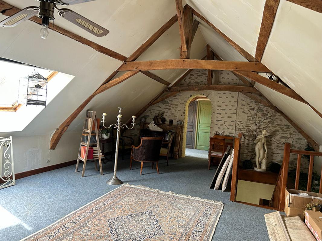 BOUERE Charme et authenticité pour cette maison  sur Bouère 7