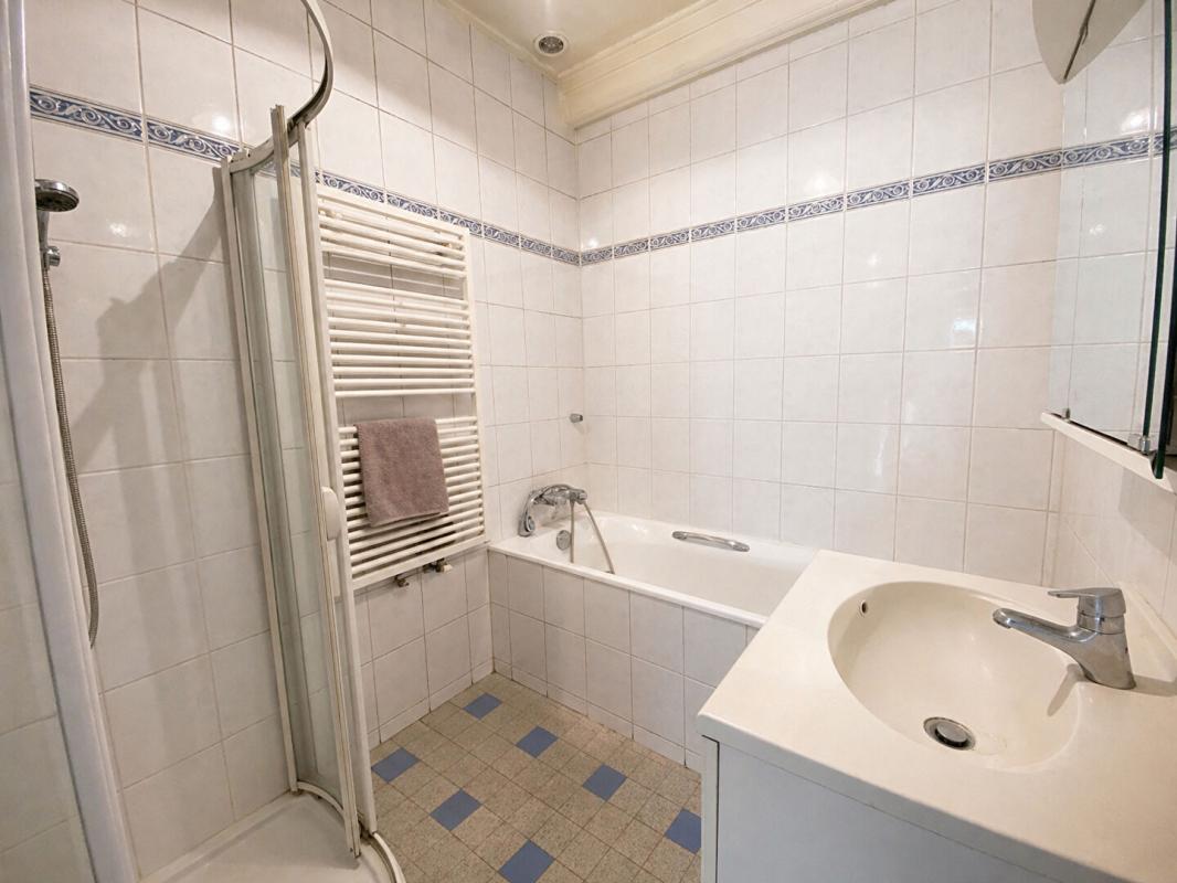 UCHIZY EXCLUSIVITÉ - Ancienne ferme à vendre avec dépendances à Uchizy 12