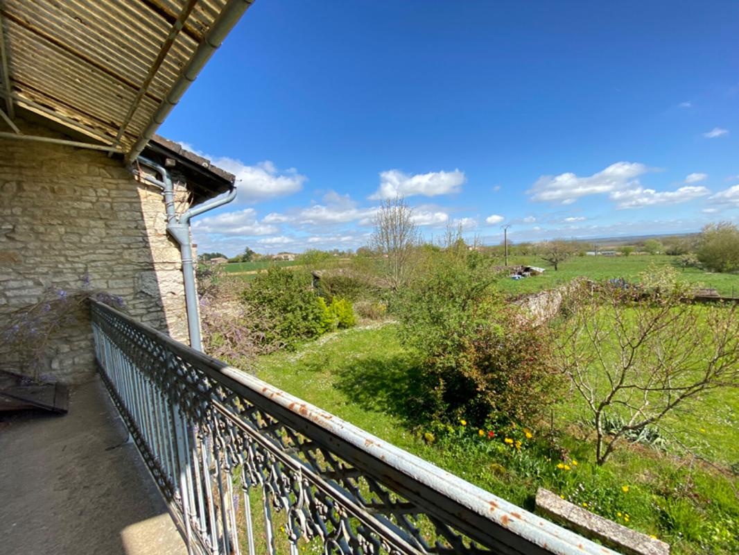 UCHIZY EXCLUSIVITÉ - Ancienne ferme à vendre avec dépendances à Uchizy 16