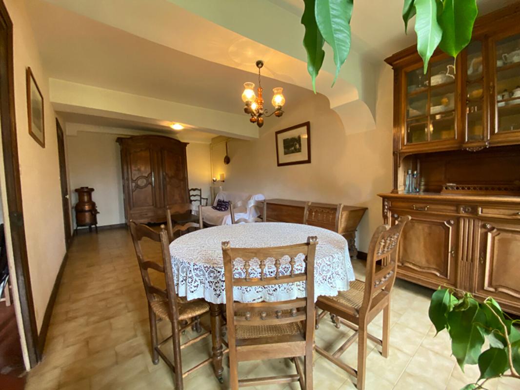 UCHIZY EXCLUSIVITÉ - Ancienne ferme à vendre avec dépendances à Uchizy 4