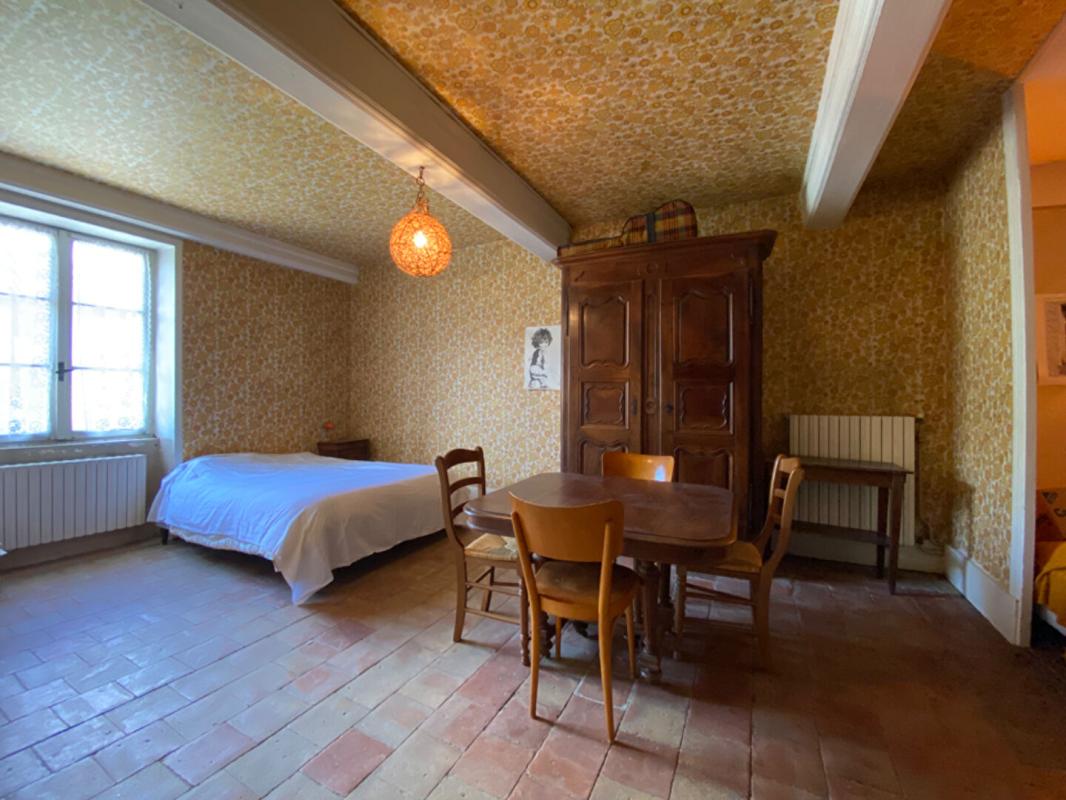 UCHIZY EXCLUSIVITÉ - Ancienne ferme à vendre avec dépendances à Uchizy 7