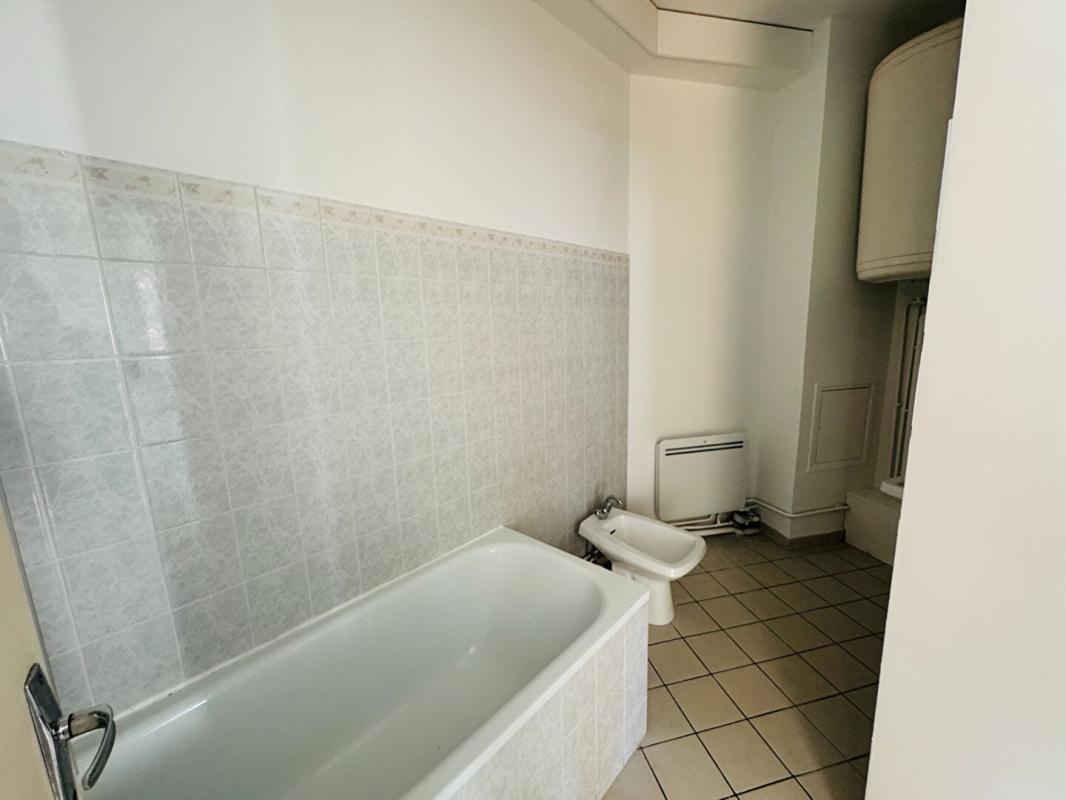 NEVERS Appartement de 60 m² rénové proche de la gare de Nevers 5