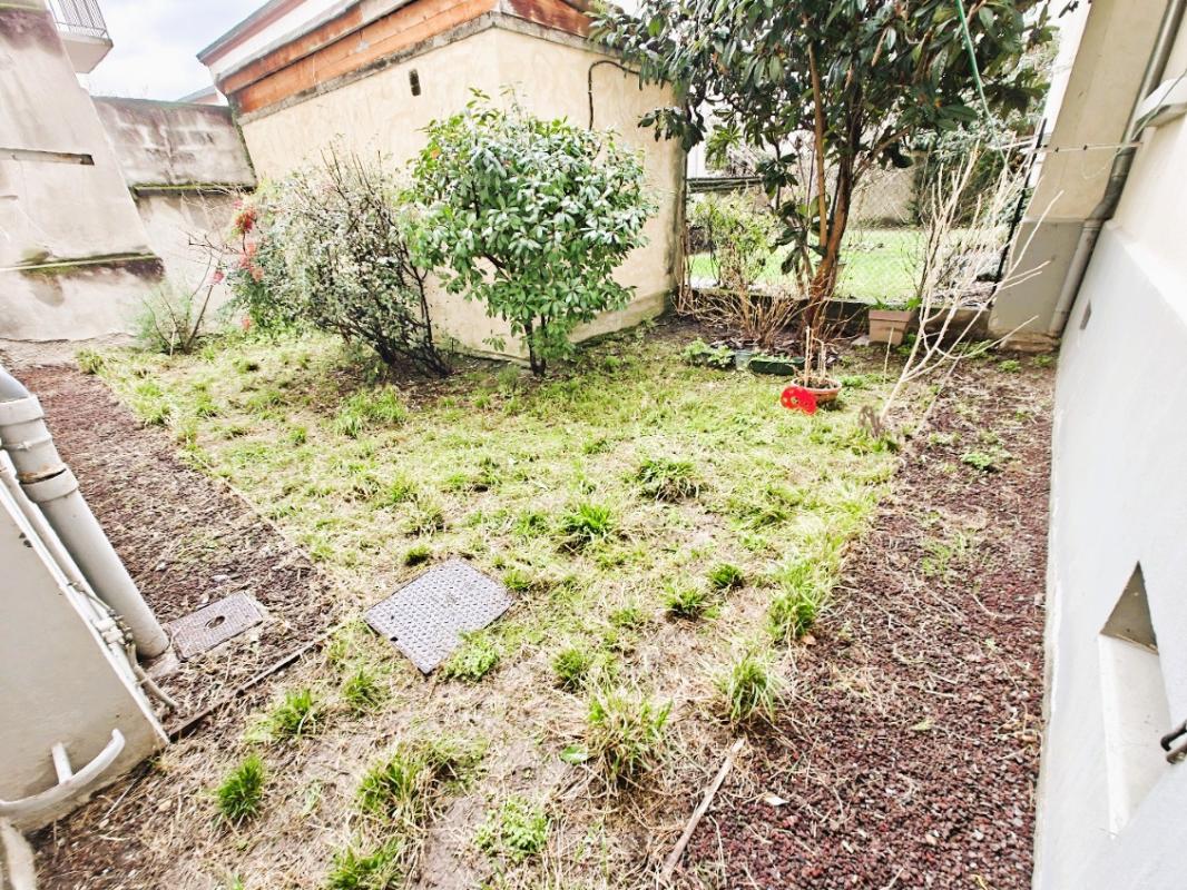 GRENOBLE Appartement T3, 2 chambres Rue Coppée DPE D 60 m² RDC surélevé investisseur primo accédant 10