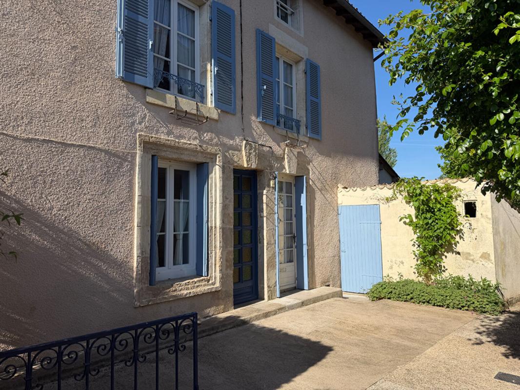 LA MOTHE-SAINT-HERAY Maison de village La Mothe St Heray 5 pièce(s) 118m2 6