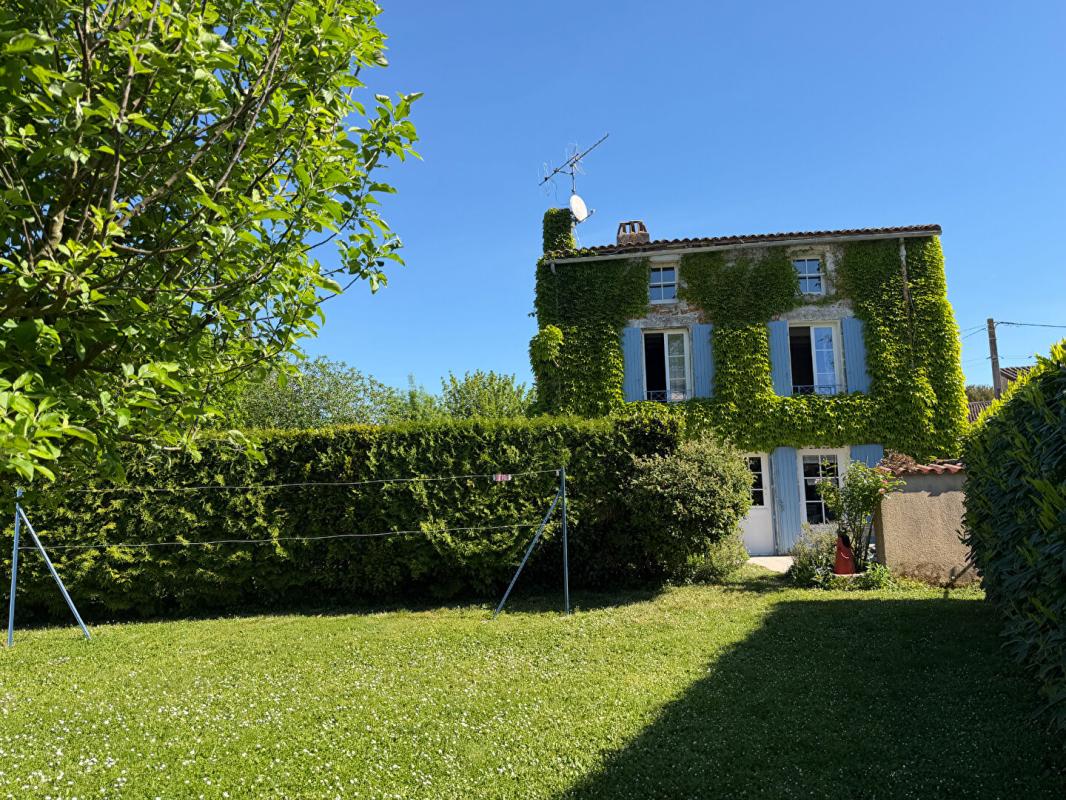 LA MOTHE-SAINT-HERAY Maison de village La Mothe St Heray 5 pièce(s) 118m2 7