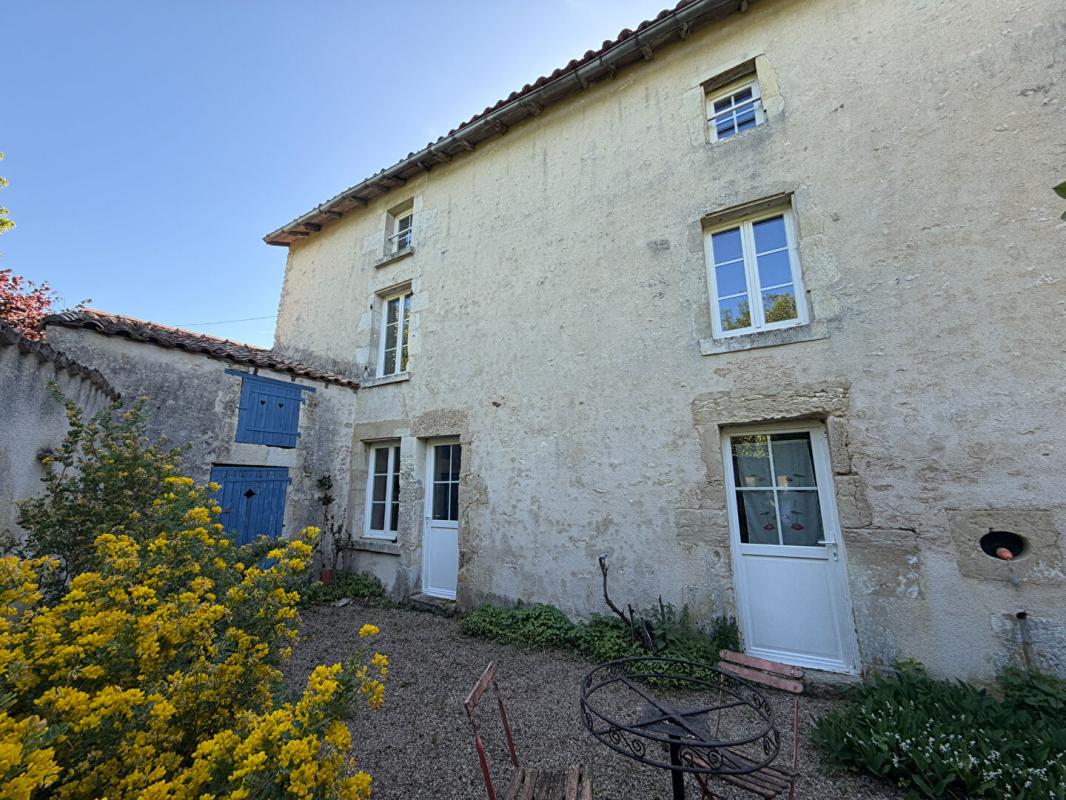 LA MOTHE-SAINT-HERAY Maison de village La Mothe St Heray 5 pièce(s) 118m2 9