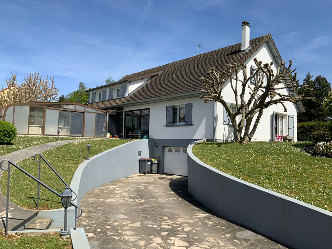 MORET-SUR-LOING Maison familiale d'exception - Volumes, Luminosité et Confort absolu à Ville Saint Jacques 1