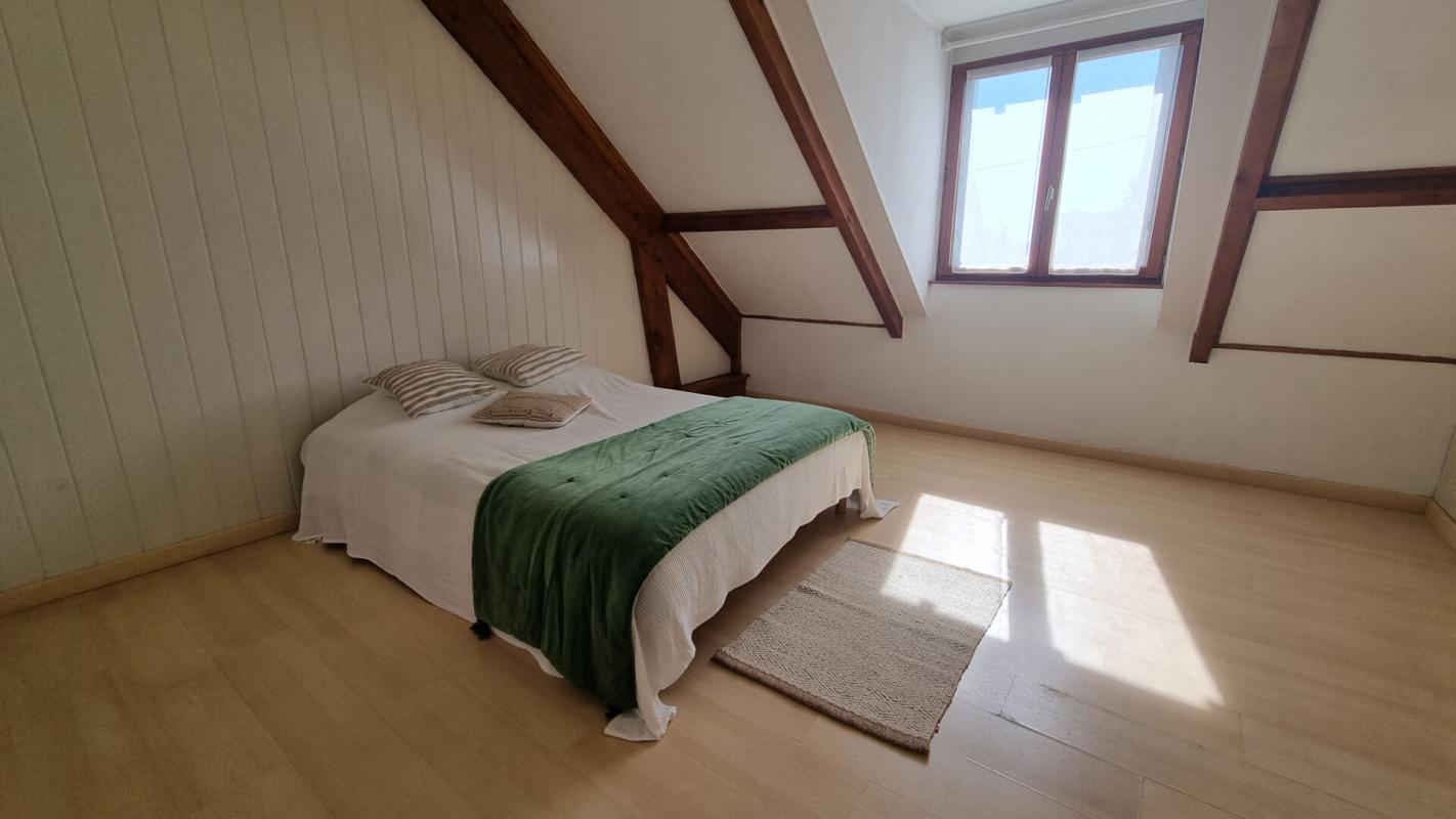 SAINTE-GENEVIEVE-DES-BOIS Maison Sainte Genevieve Des Bois 8 pièce(s) 156 m2 11