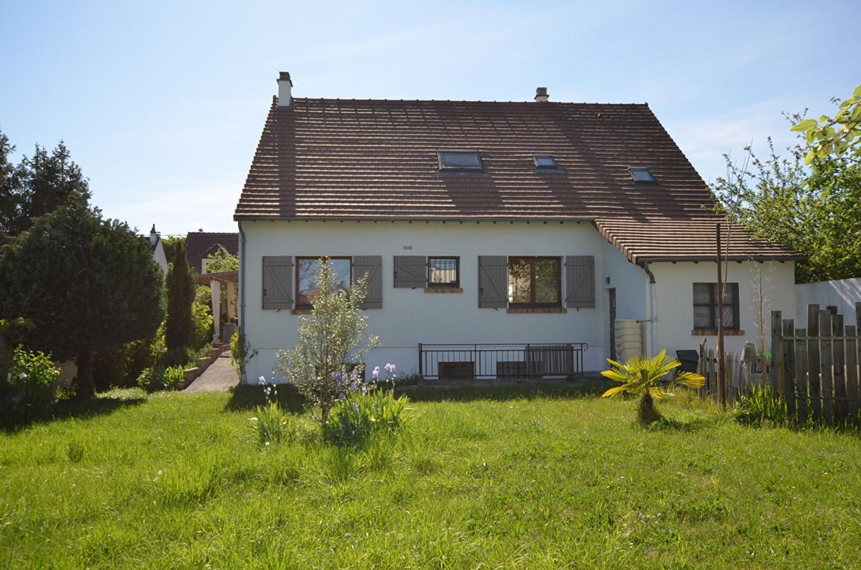 SAINTE-GENEVIEVE-DES-BOIS Maison Sainte Genevieve Des Bois 8 pièce(s) 156 m2 14