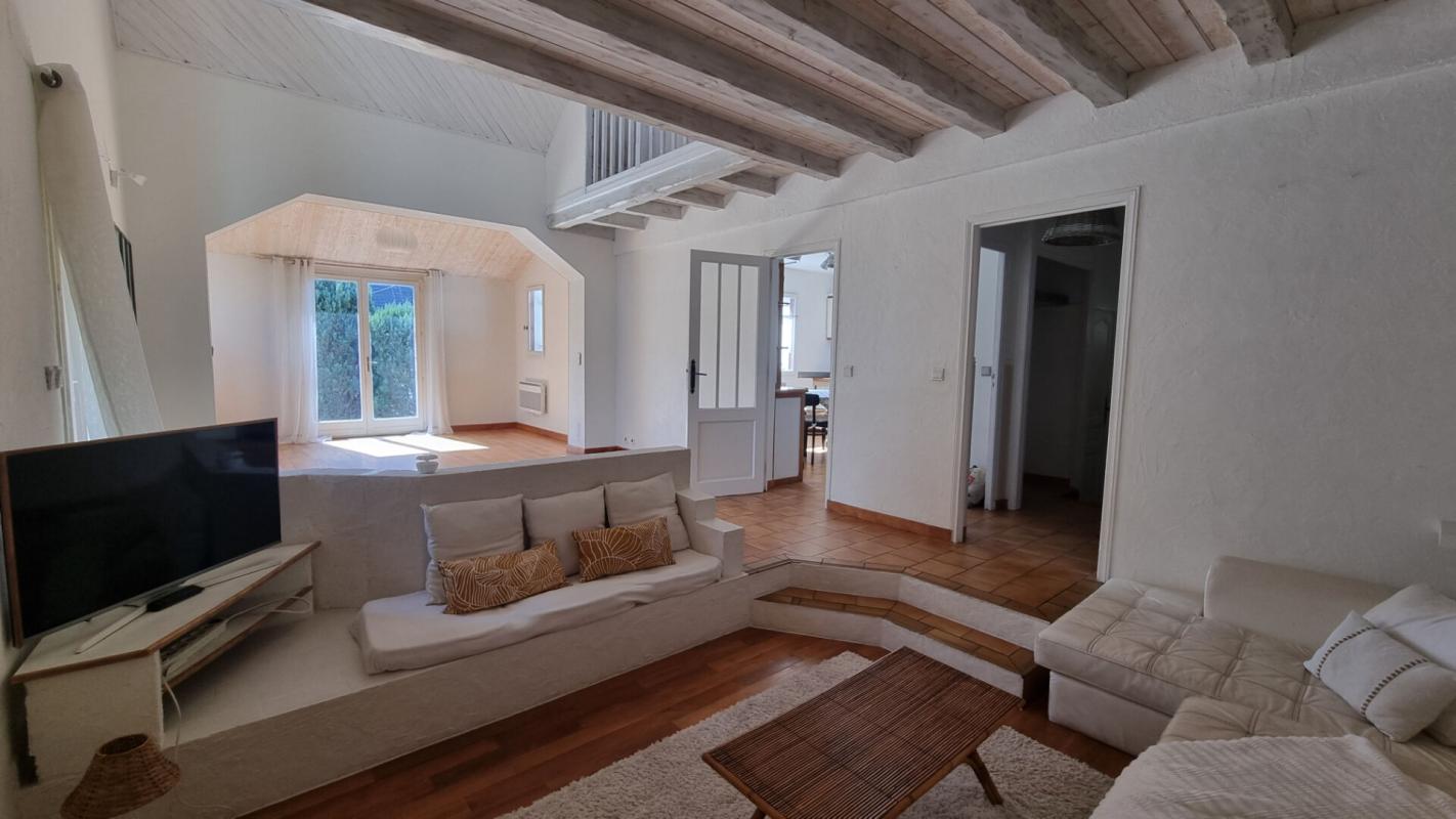 SAINTE-GENEVIEVE-DES-BOIS Maison Sainte Genevieve Des Bois 8 pièce(s) 156 m2 6