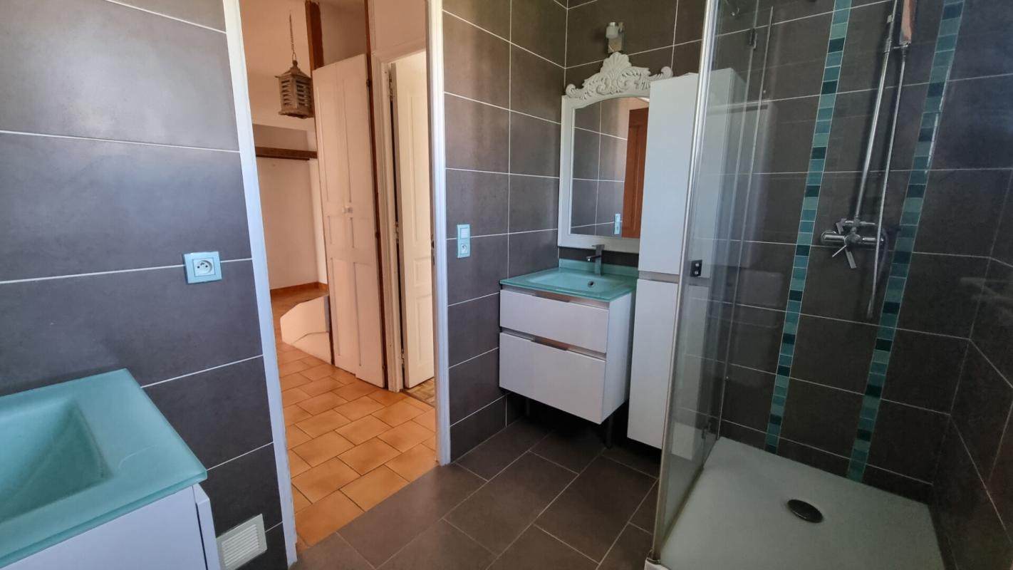 SAINTE-GENEVIEVE-DES-BOIS Maison Sainte Genevieve Des Bois 8 pièce(s) 156 m2 8